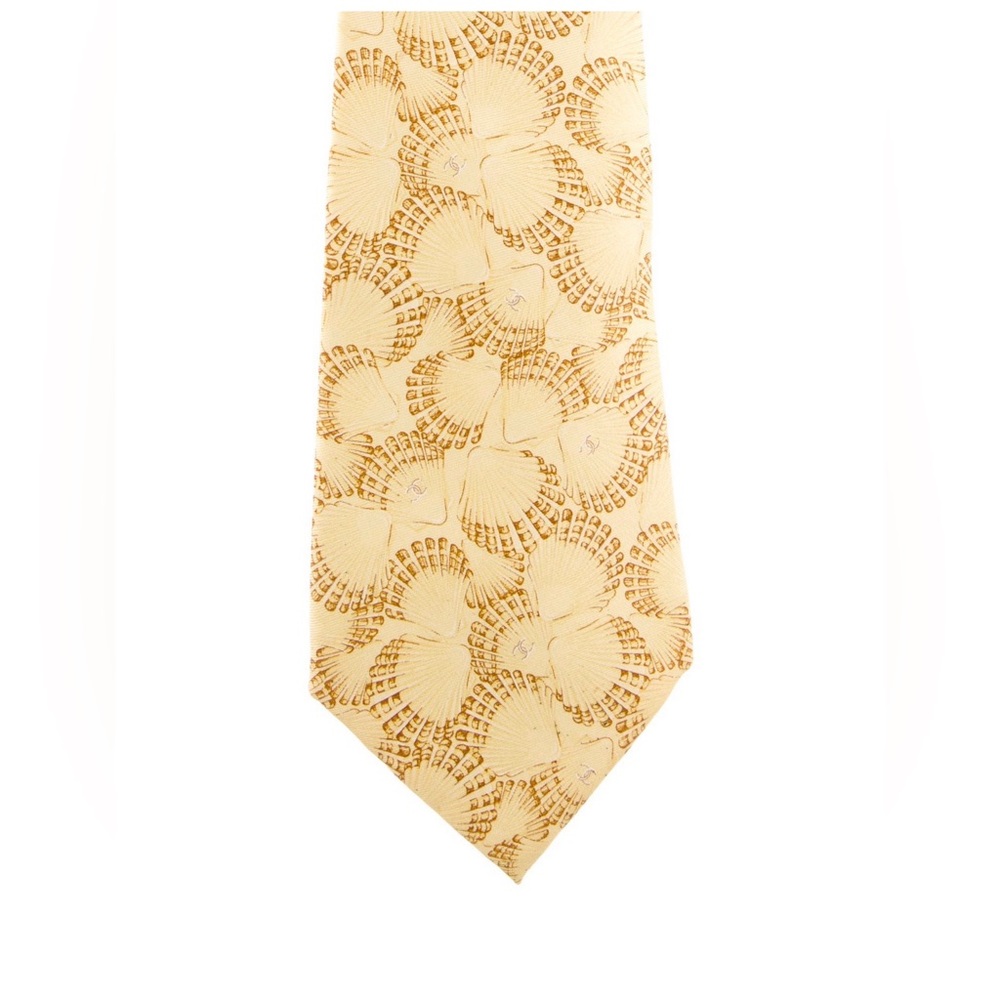 Chanel Gold/Yellow Seashell Necktie 👔 w CC logo detail throughout